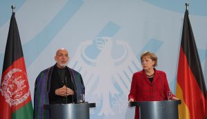 Als Bundeskanzlerin Merkel am Mittag den afghanischen Präsidenten Karsai empfängt, hat sie Norbert Röttgens Ende als Umweltminister längst bestimmt, (c) ET-Media, Wagner